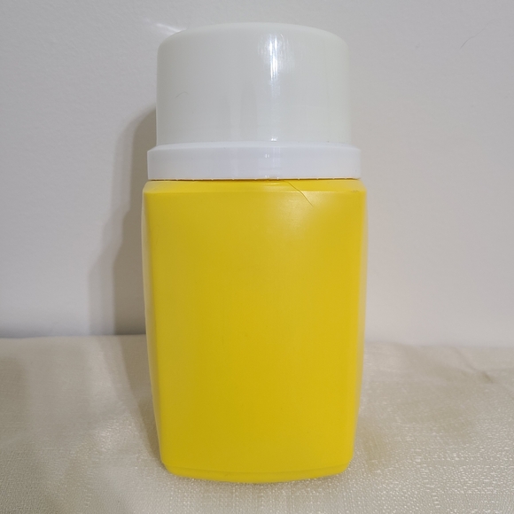 King Seeley Thermos Retro Vintage Smurf Yellow White Thermo with Cup, Smurfette - Picture 4 of 10